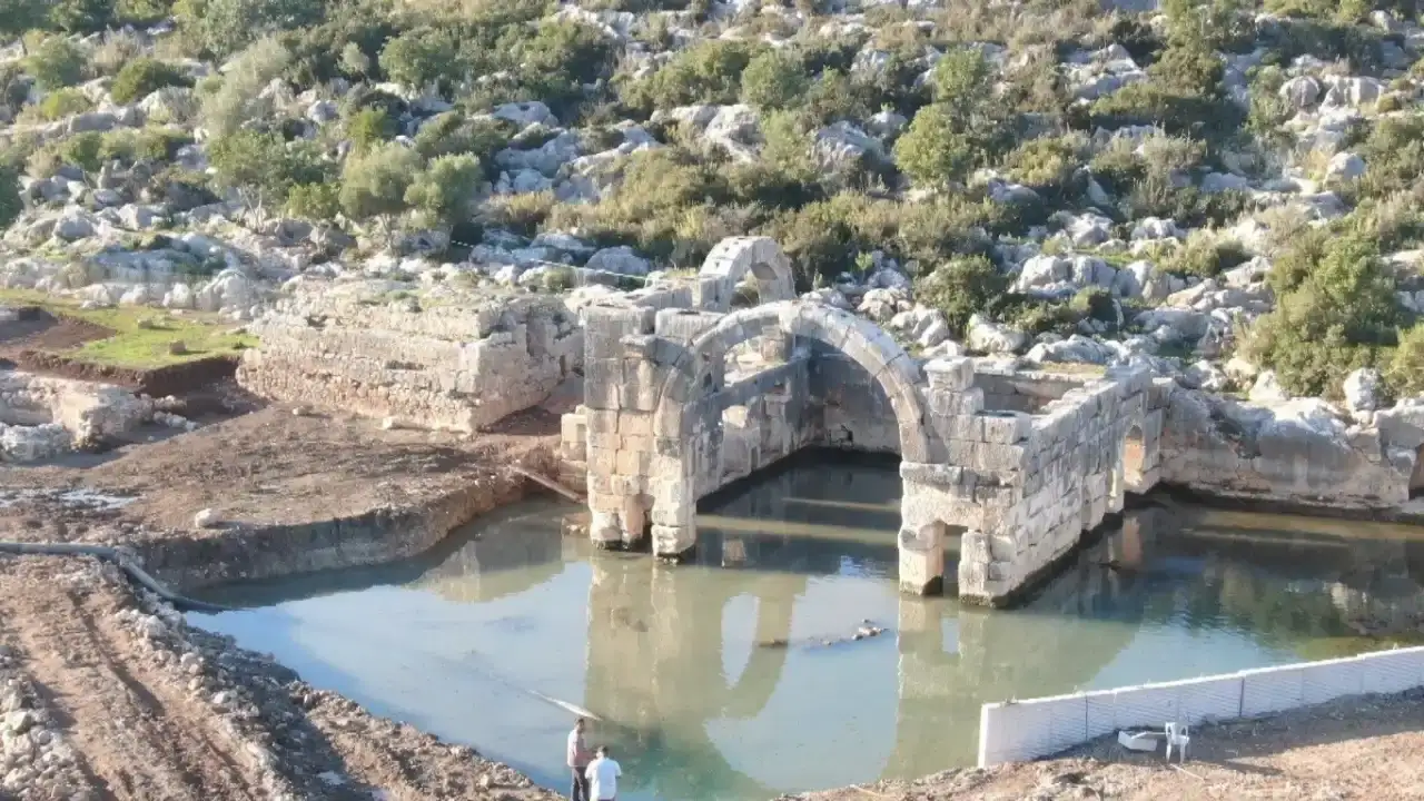 Demre’de 2 Bin Yıllık Şifalı Su Gün Yüzüne Çıkıyor 4